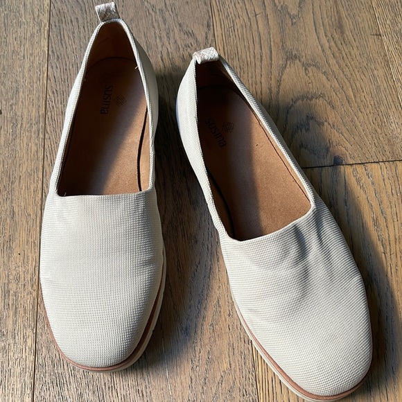 susina slip on sneakers
